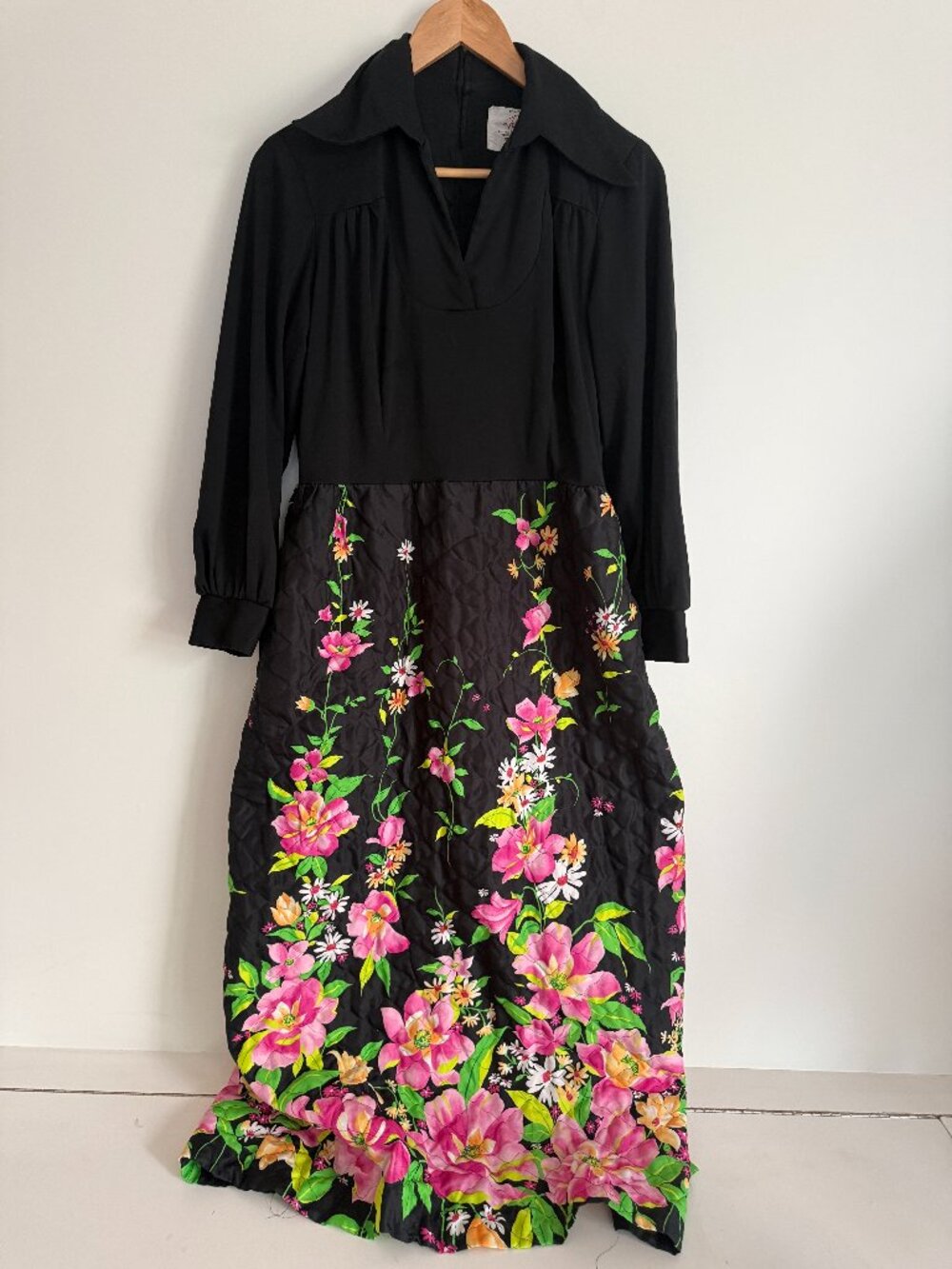 Mr. Robert Woman Black Top W/Floral Quilted Skirt Long Sleeves Maxi Dress Size M